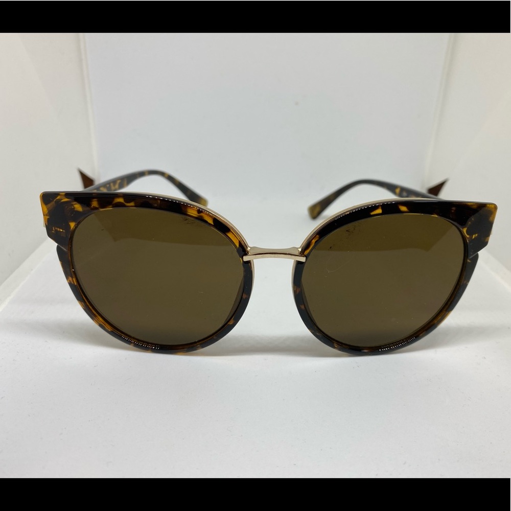 Nordstrom Tortoise and Gold Accent Sunglasses